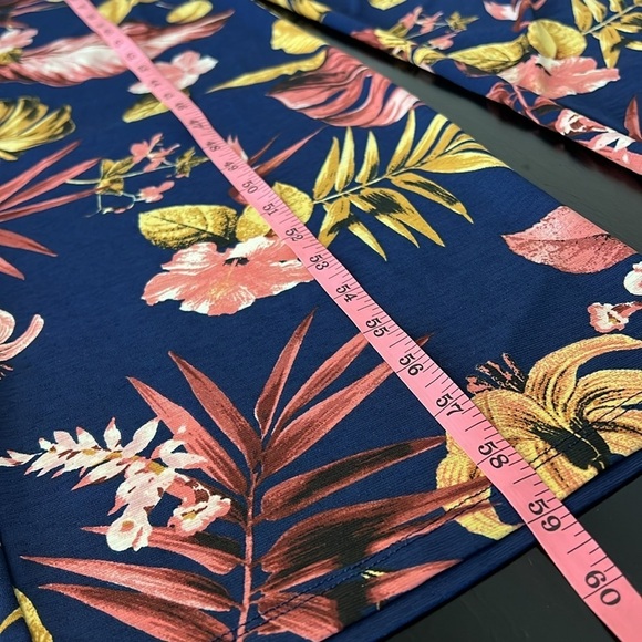 Blashe Jumpsuit tropical floral print straight leg surplice Vneck navy blue sz S - Picture 11 of 16